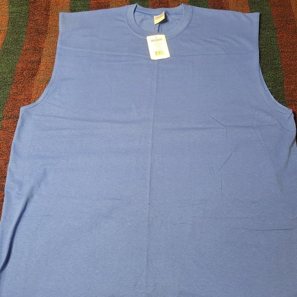 MENS 2XL GILDAN SLEEVELESS SHIRT